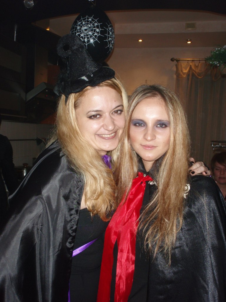 Halloween party от Салона Магии и мистики Елены Руденко. 2012 г. - Страница 4 ItgdnkRWN3A